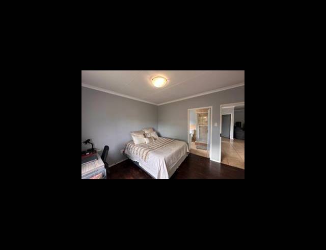 2 BEDROOM HOUSE FOR SALE IN HESTEAPARK